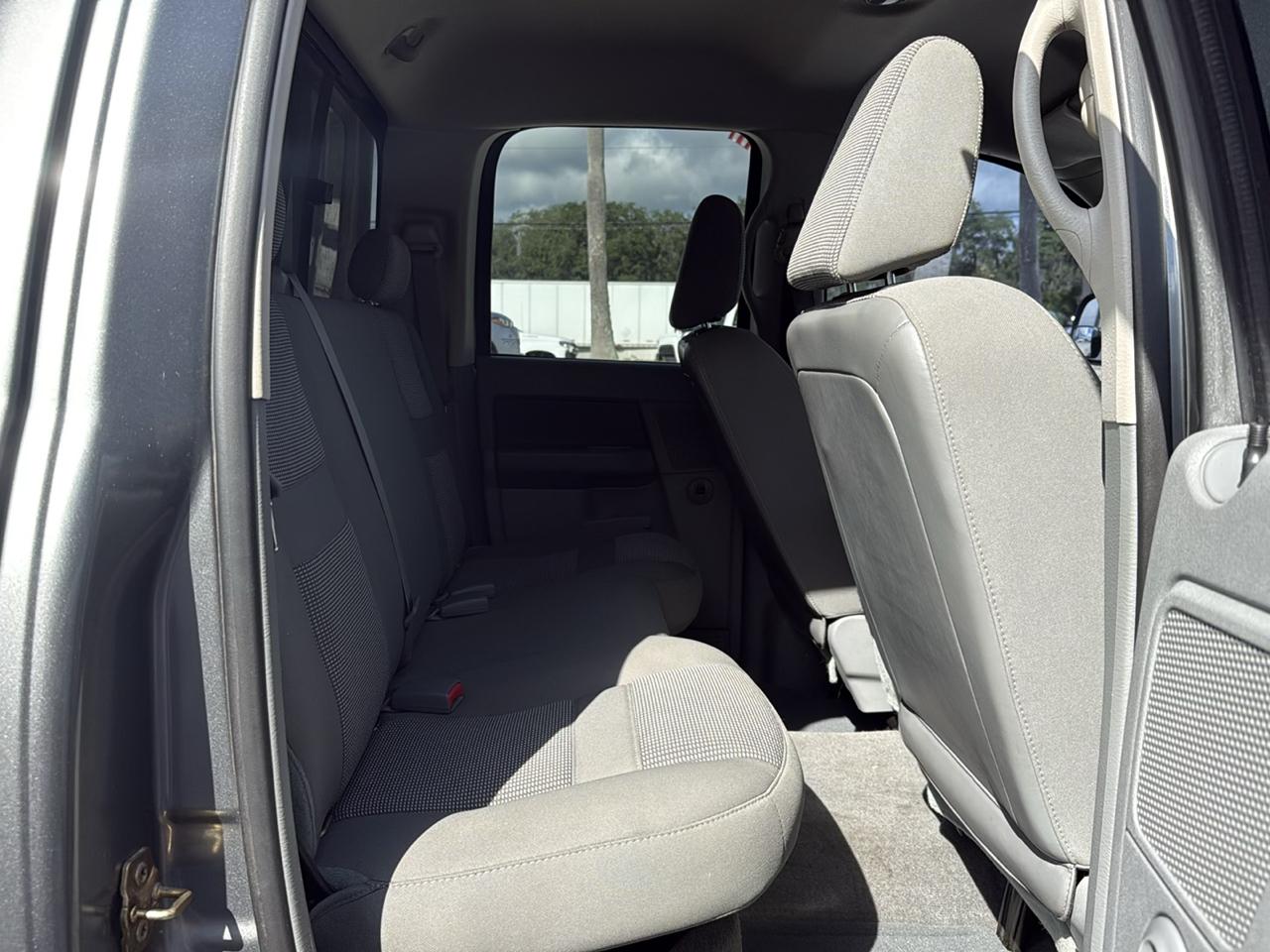 Dodge Ram 1500 4dr Quad Cab 140.5 4WD SLT 2006