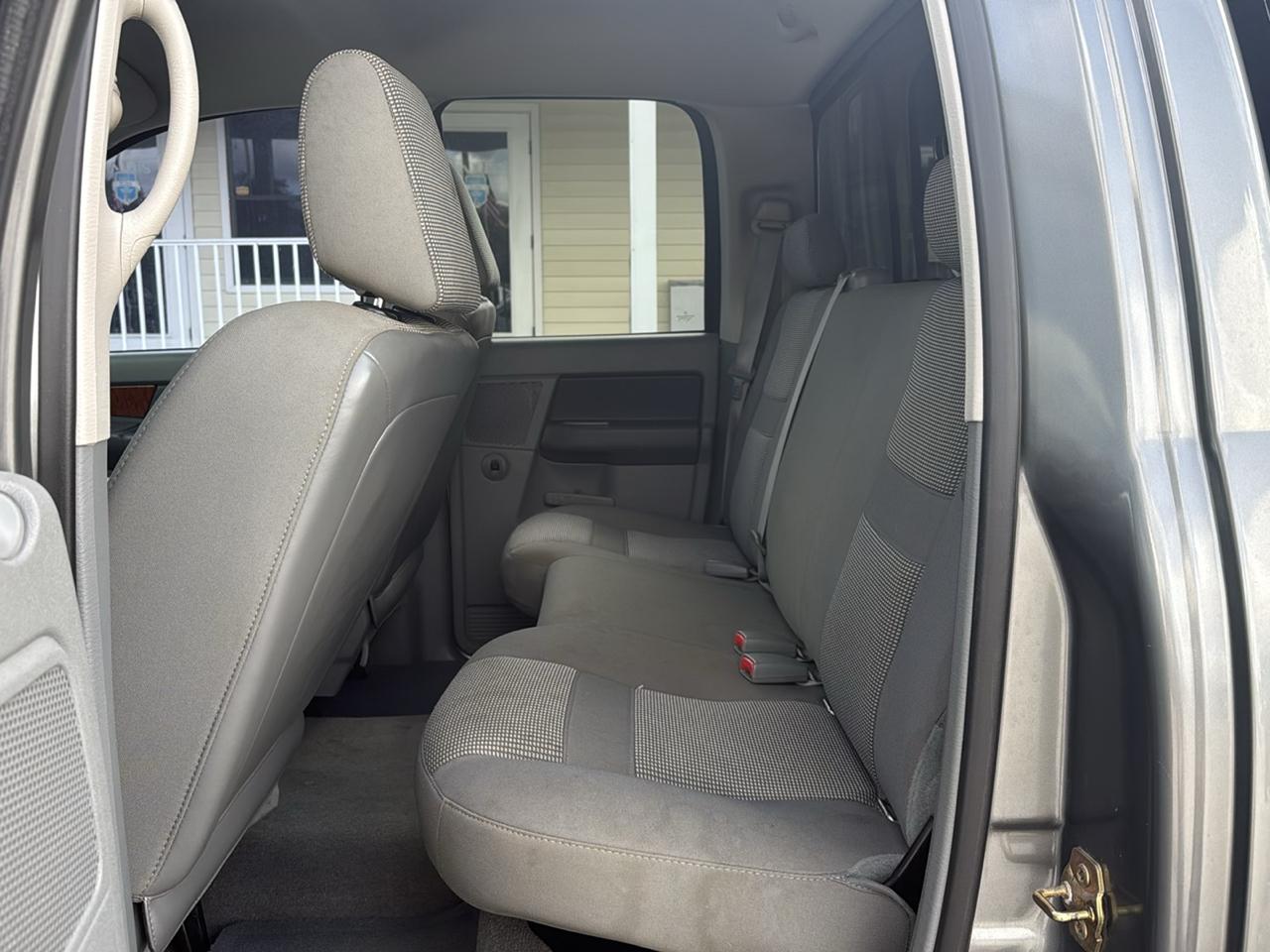 Dodge Ram 1500 4dr Quad Cab 140.5 4WD SLT 2006