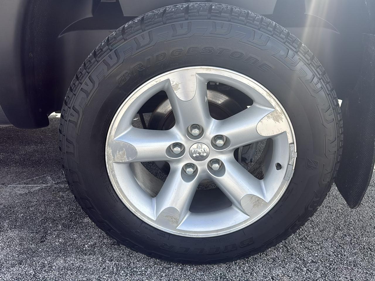 Dodge Ram 1500 4dr Quad Cab 140.5 4WD SLT 2006