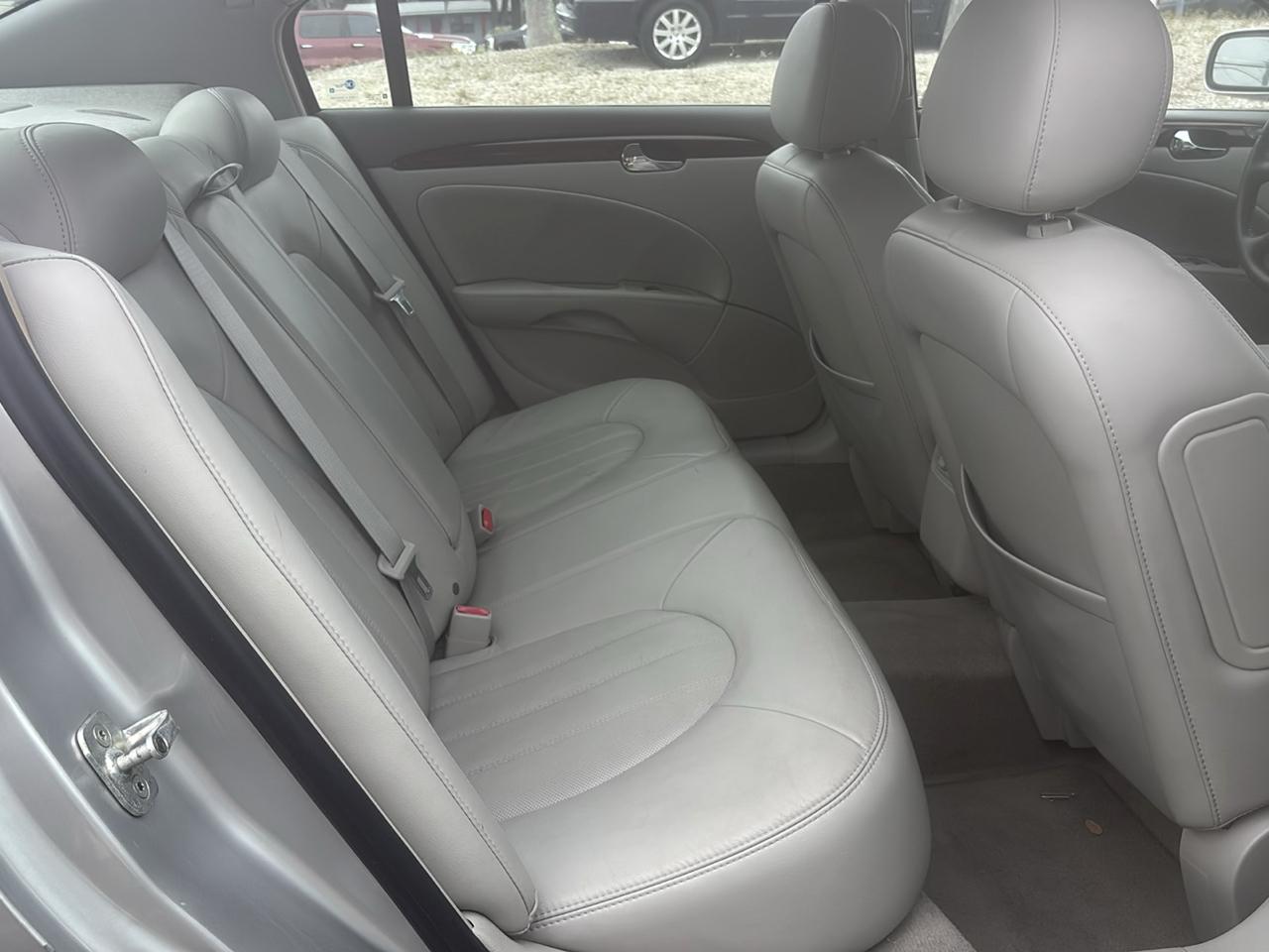 Buick Lucerne 4dr Sdn V6 CXL 2007