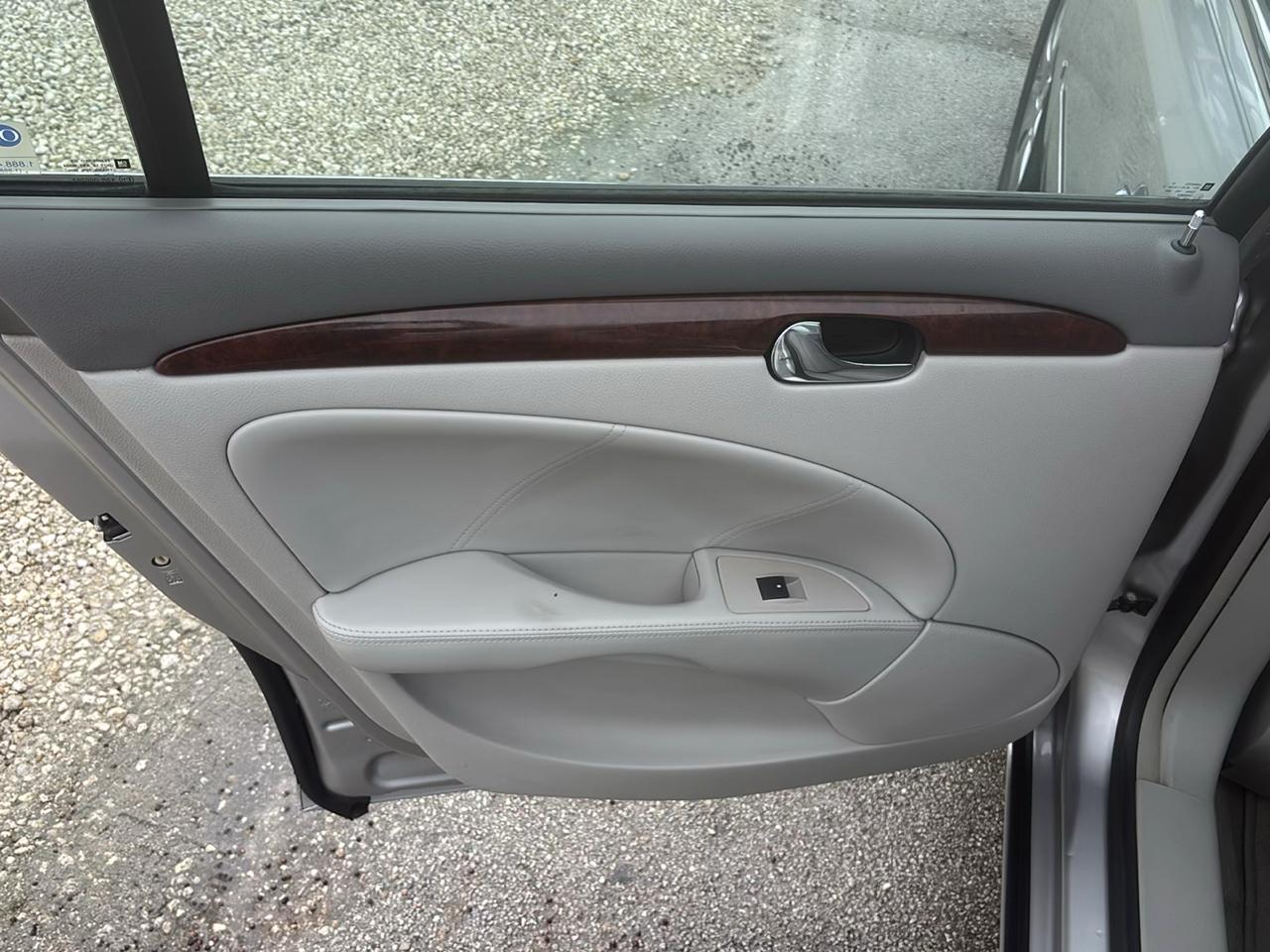 Buick Lucerne 4dr Sdn V6 CXL 2007