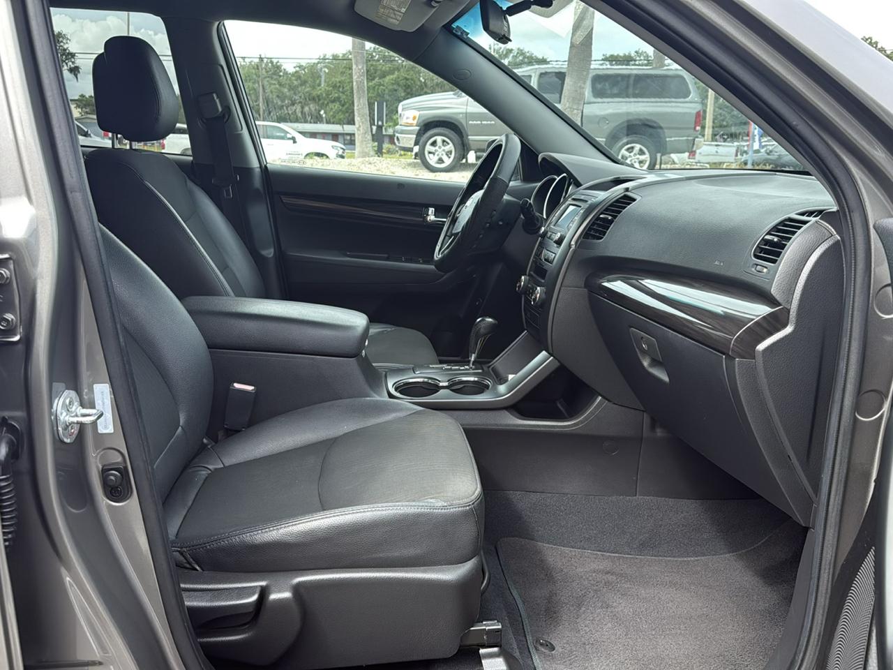 Kia Sorento 2WD 4dr V6 EX 2012