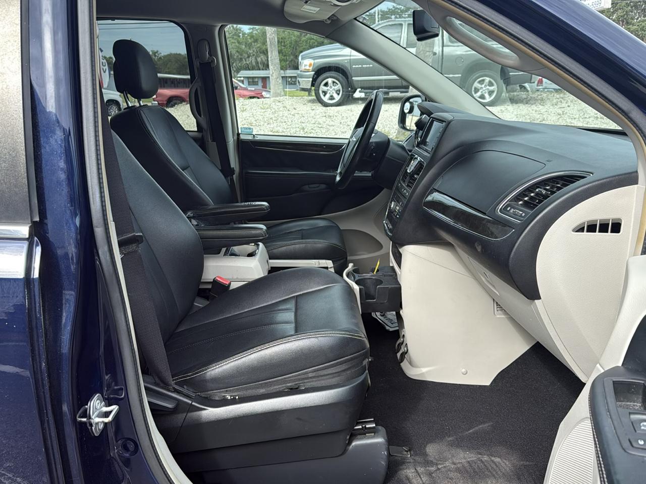Chrysler Town & Country 4dr Wgn Touring 2016