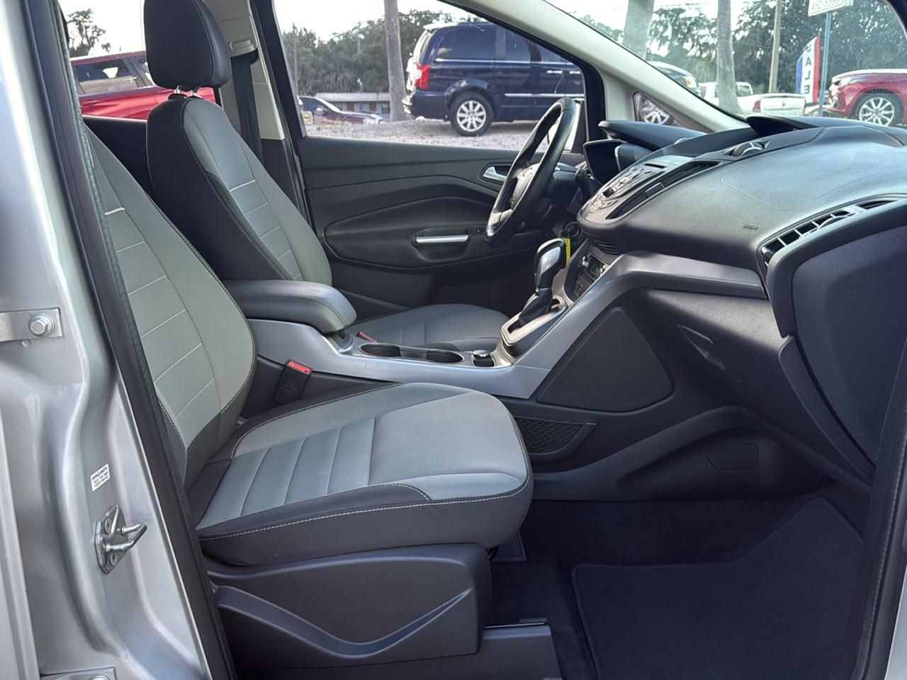 Ford Fusion Hybrid SE FWD 2019