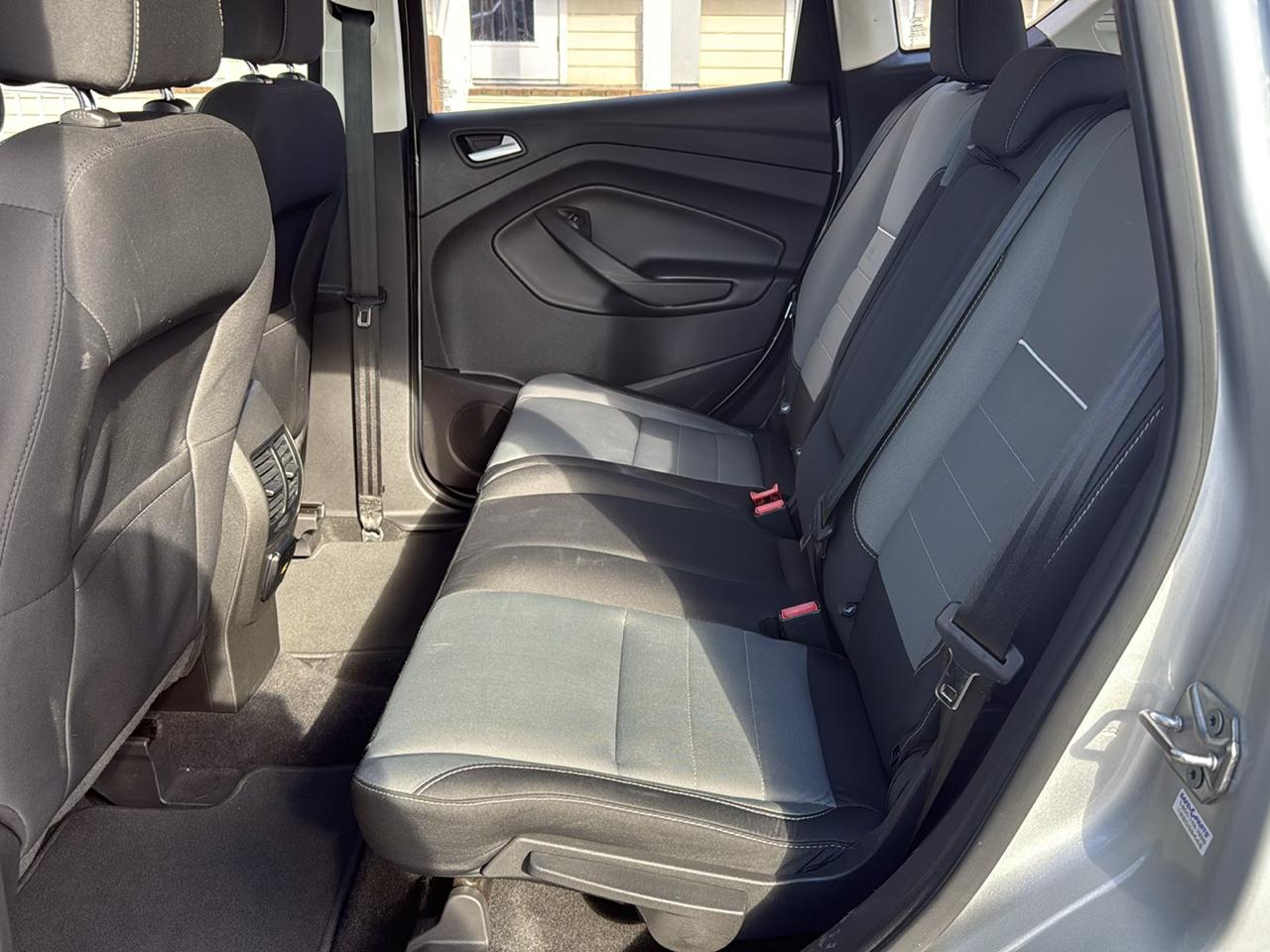 Ford Fusion Hybrid SE FWD 2019