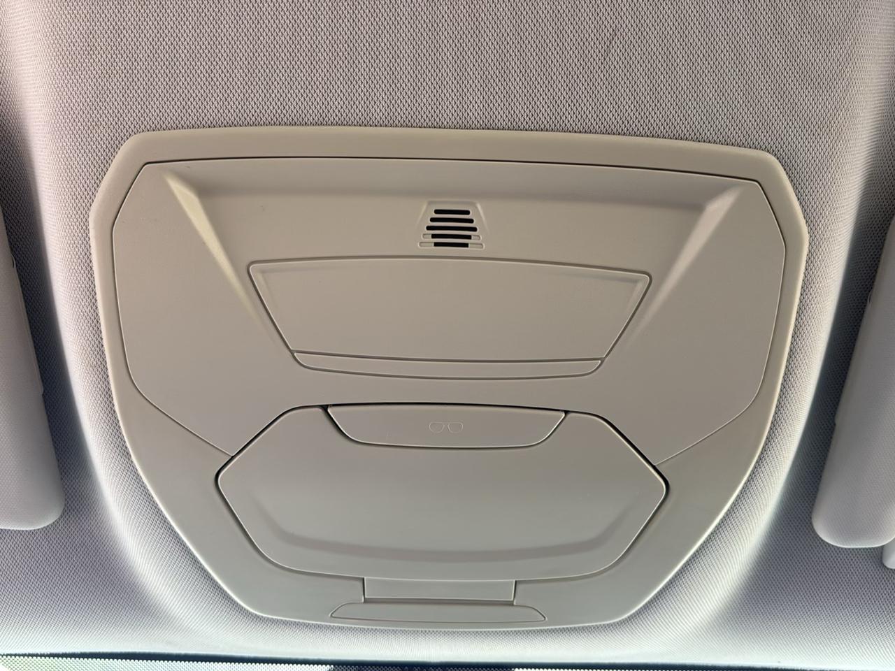 Ford Fusion Hybrid SE FWD 2019