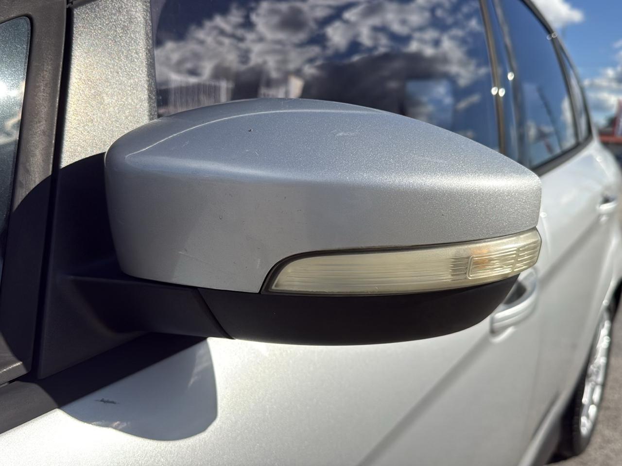 Ford Fusion Hybrid SE FWD 2019