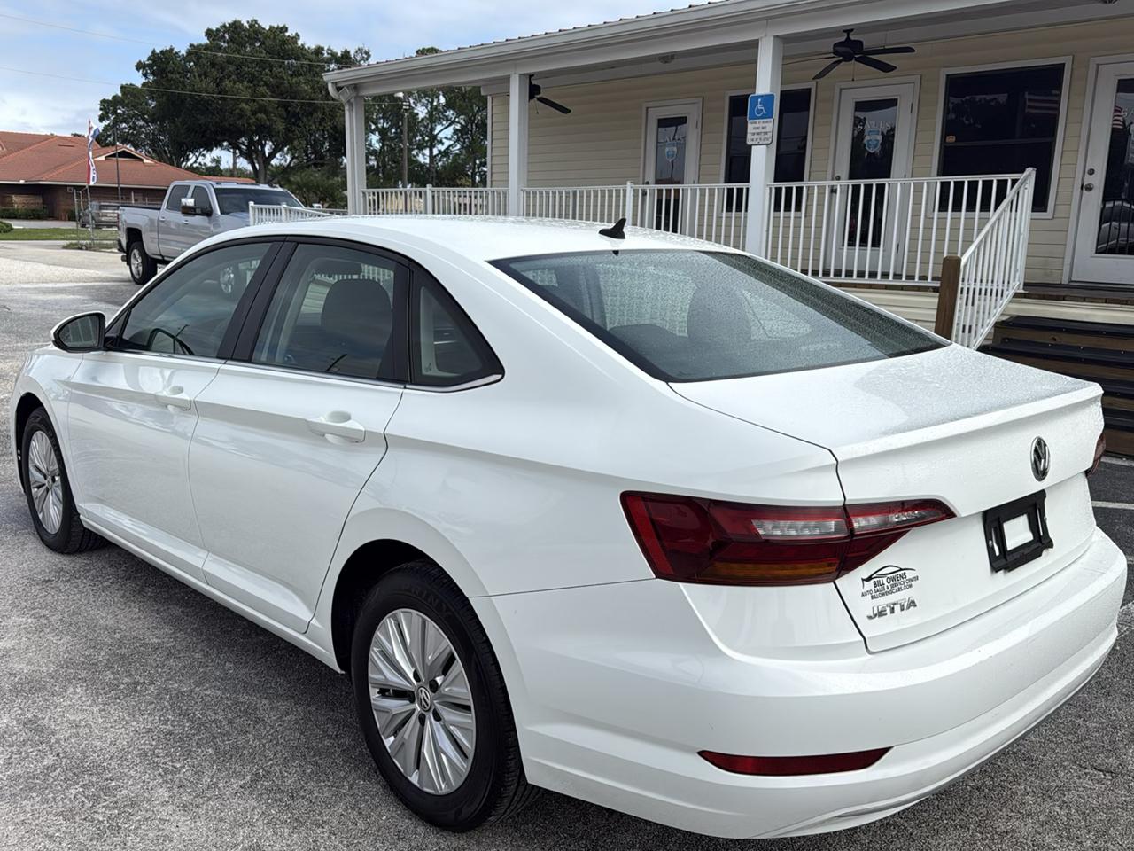 Volkswagen Jetta R-Line Auto w/SULEV 2019