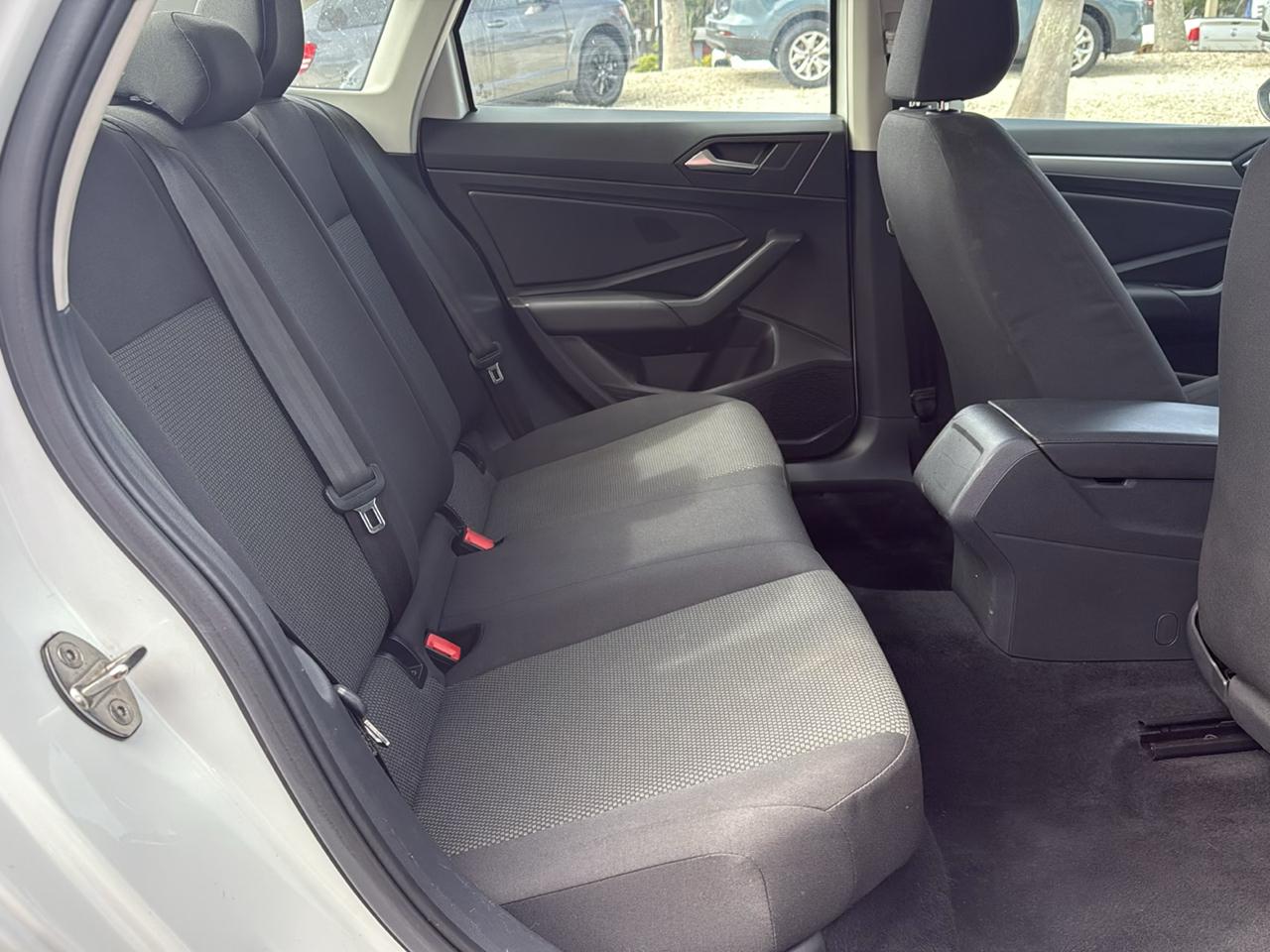 Volkswagen Jetta R-Line Auto w/SULEV 2019