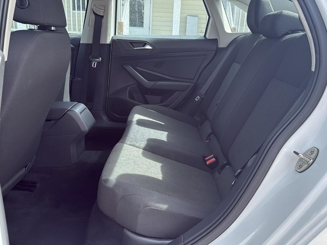 Volkswagen Jetta R-Line Auto w/SULEV 2019