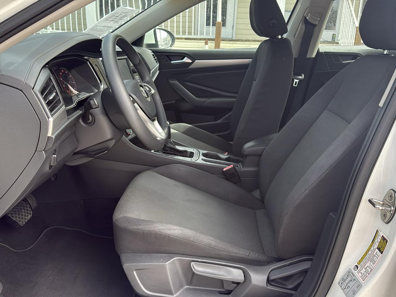Volkswagen Jetta R-Line Auto w/SULEV 2019