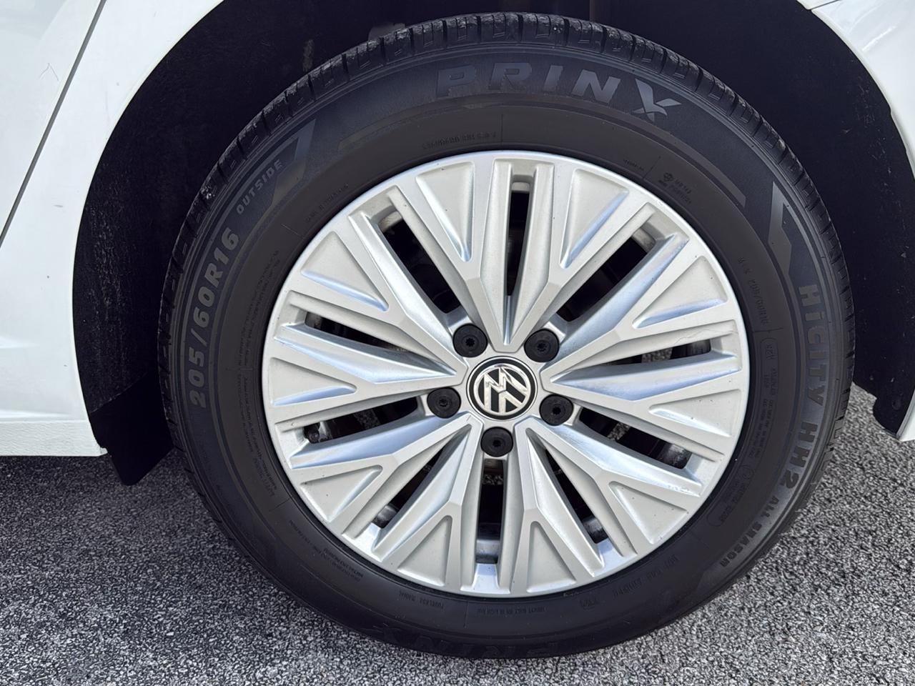 Volkswagen Jetta R-Line Auto w/SULEV 2019
