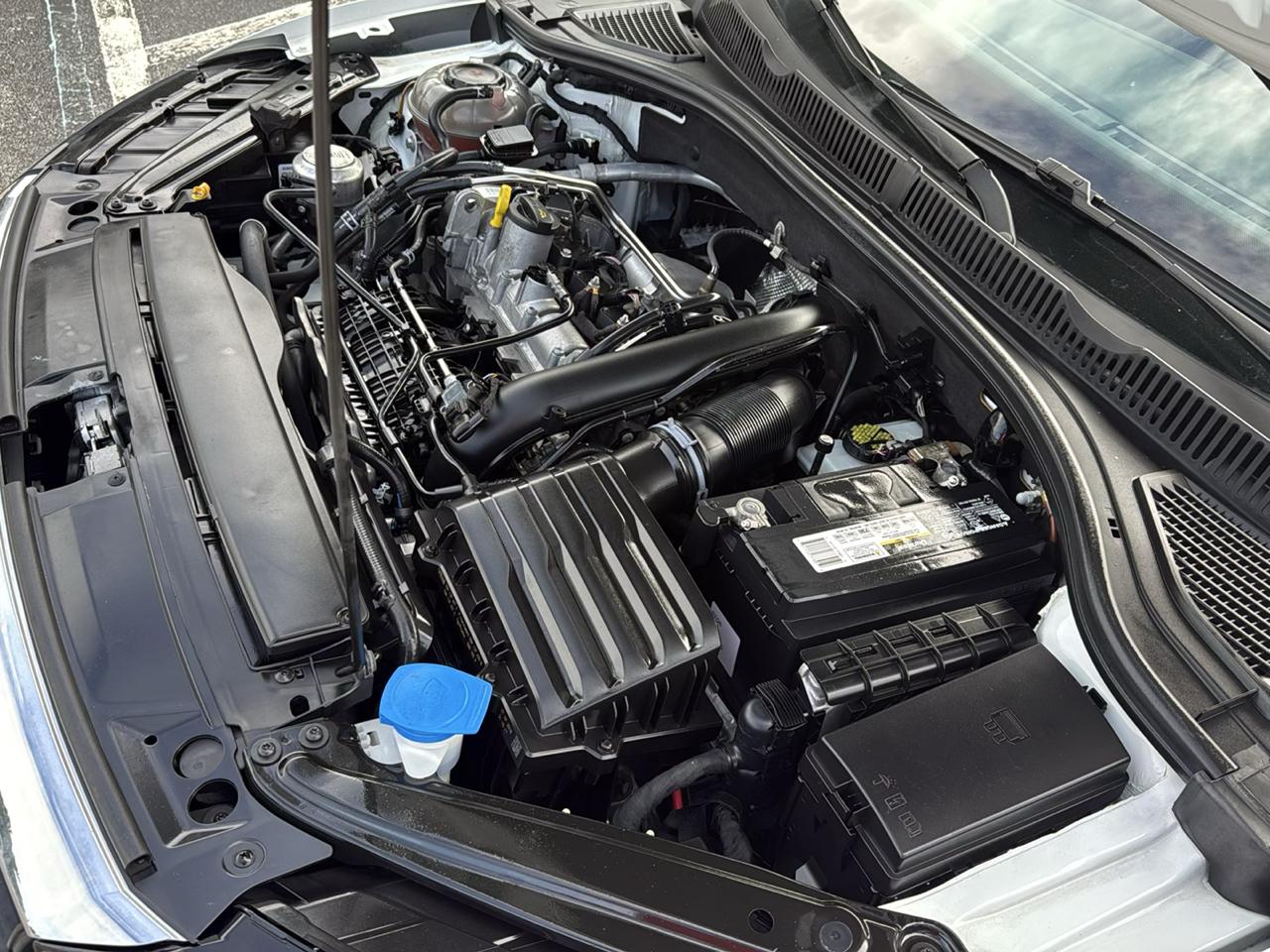 Volkswagen Jetta R-Line Auto w/SULEV 2019