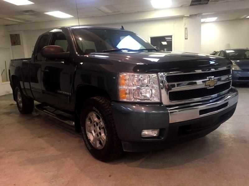 Used 2009 Chevrolet Silverado 1500 LT1 Ext. Cab Long Box 4WD for Sale