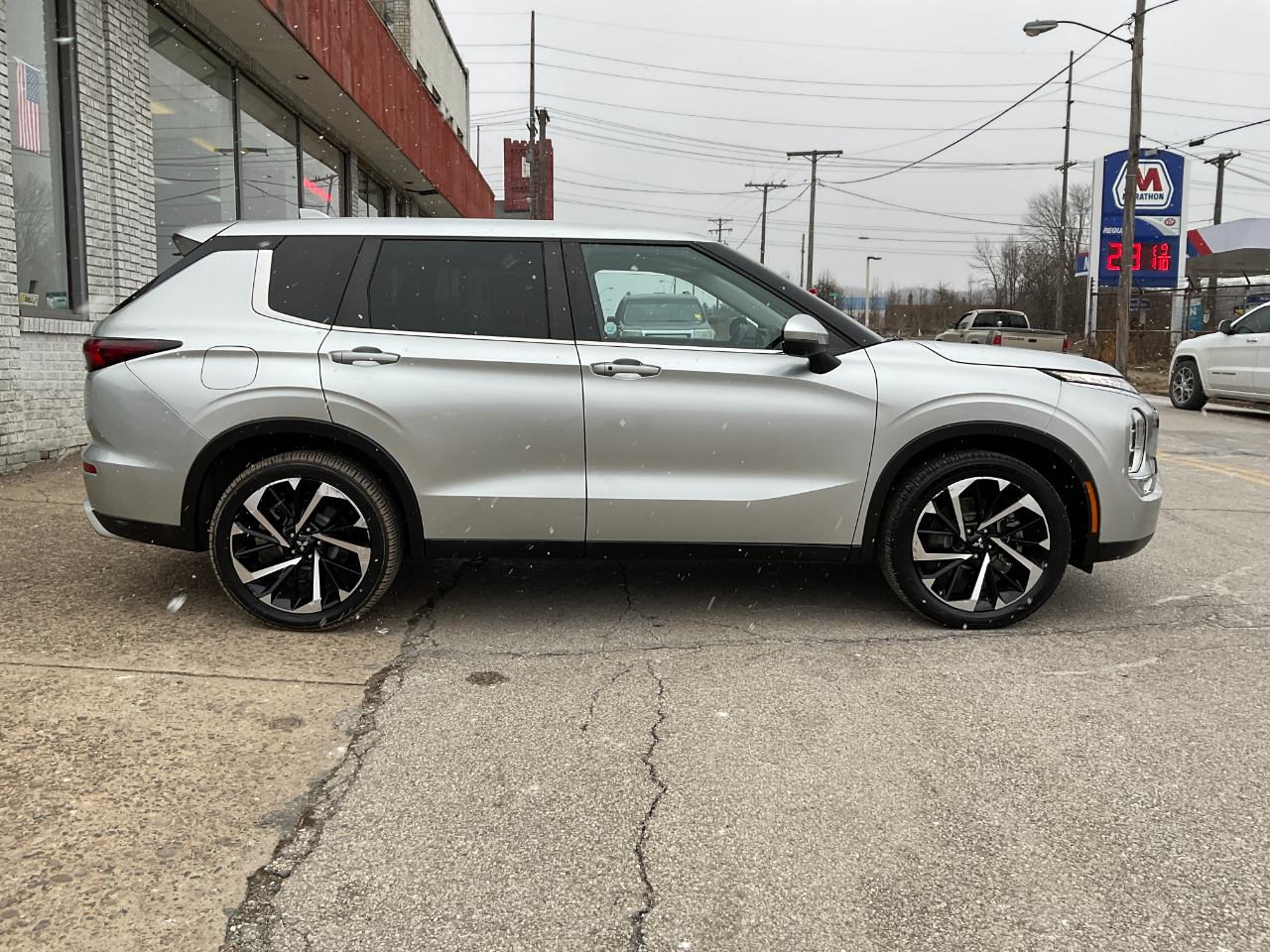 Mitsubishi Outlander SE 2022