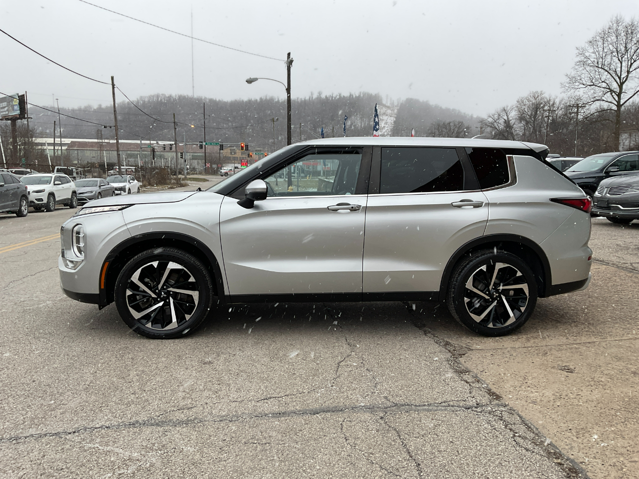 Mitsubishi Outlander SE 2022