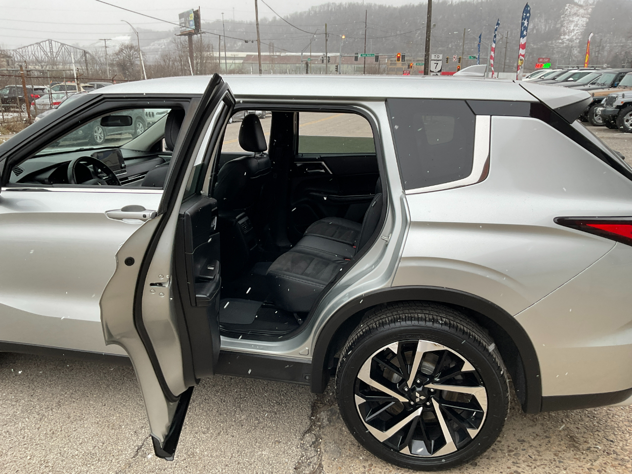 Mitsubishi Outlander SE 2022