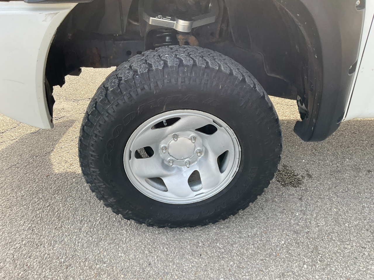 Nissan Titan XE Crew Cab 4WD 2005