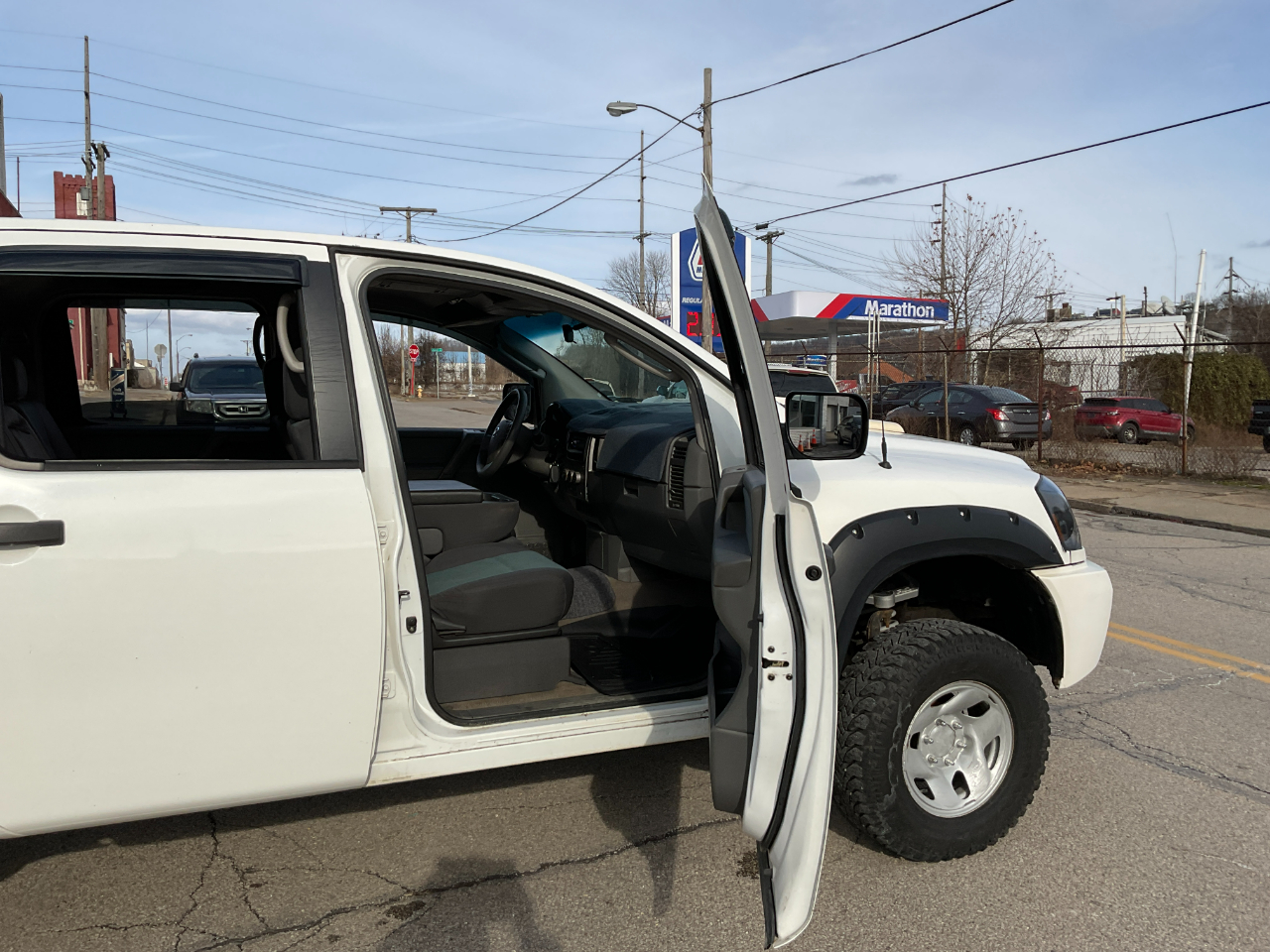 Nissan Titan XE Crew Cab 4WD 2005