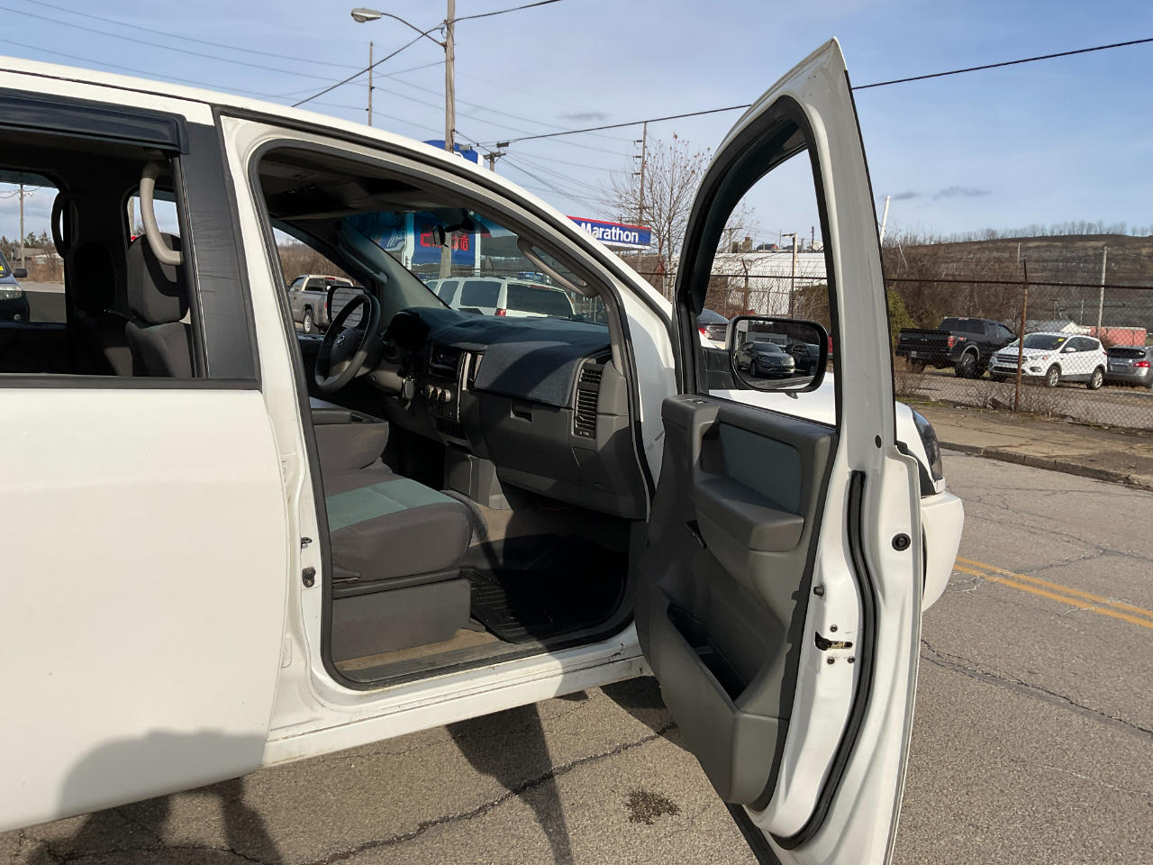 Nissan Titan XE Crew Cab 4WD 2005