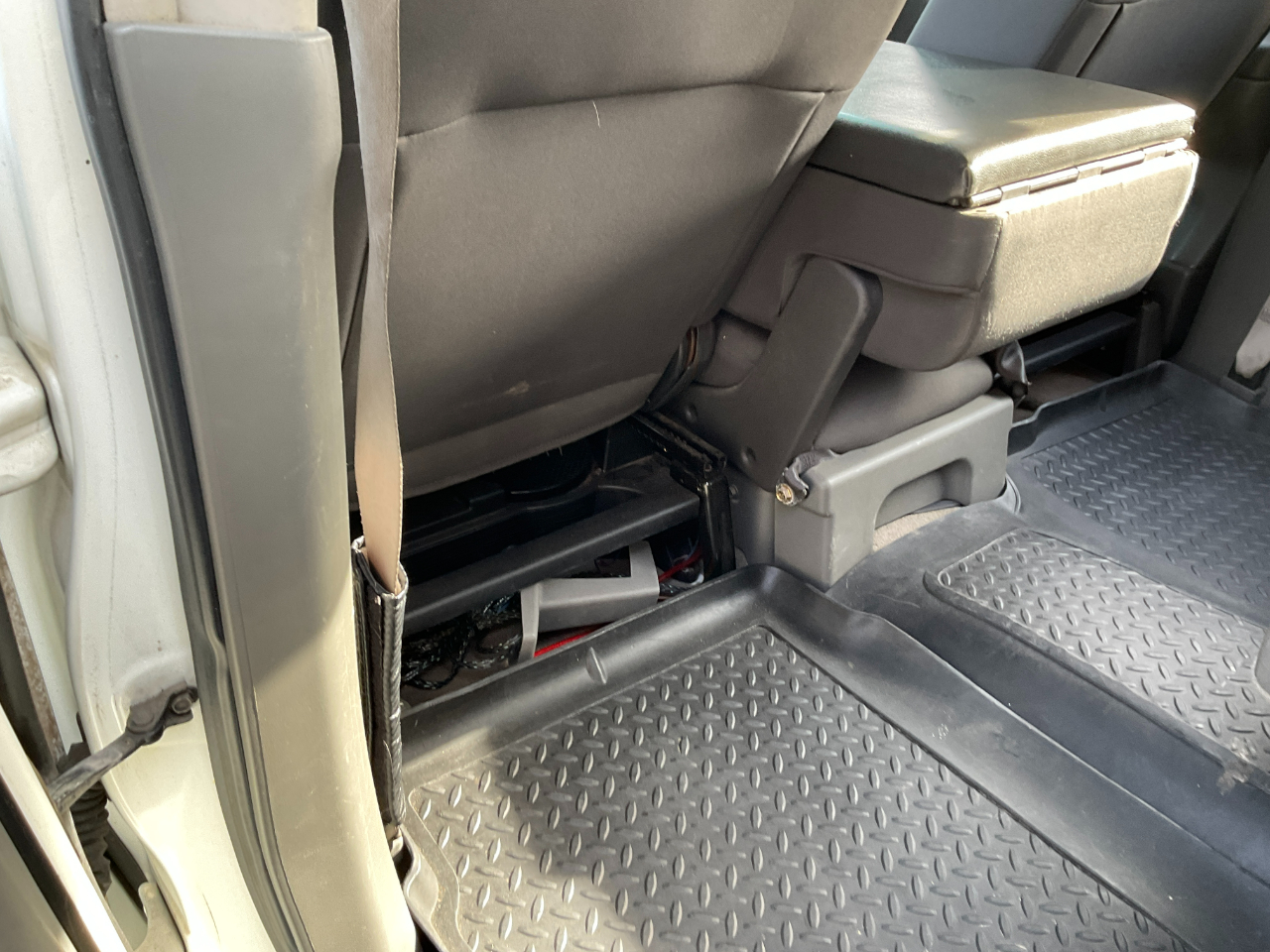 Nissan Titan XE Crew Cab 4WD 2005