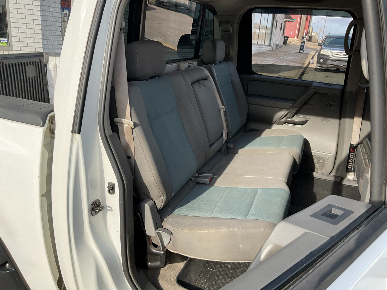 Nissan Titan XE Crew Cab 4WD 2005