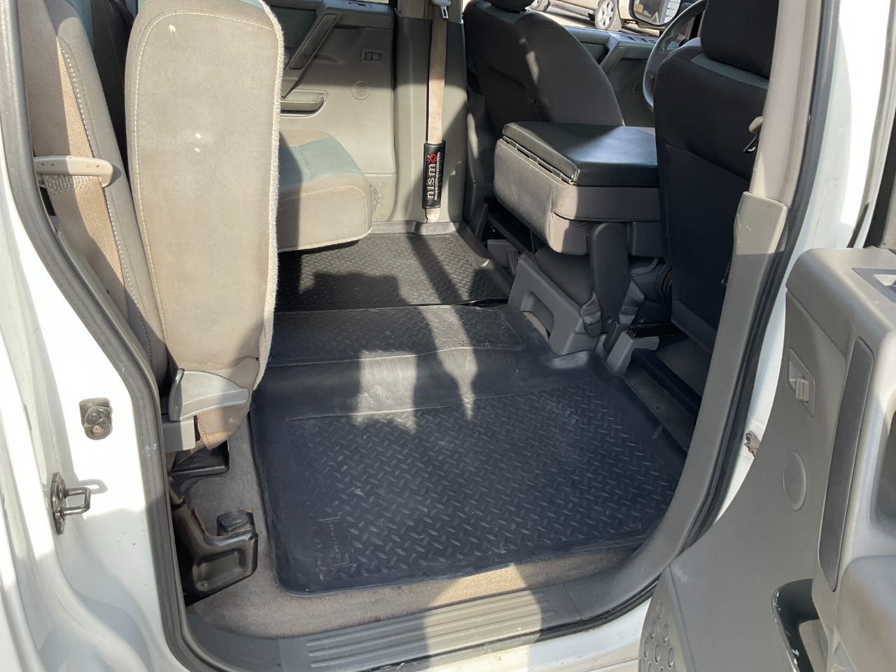 Nissan Titan XE Crew Cab 4WD 2005