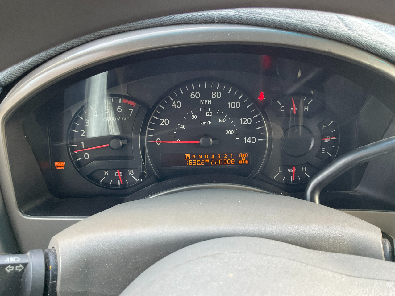 Nissan Titan XE Crew Cab 4WD 2005