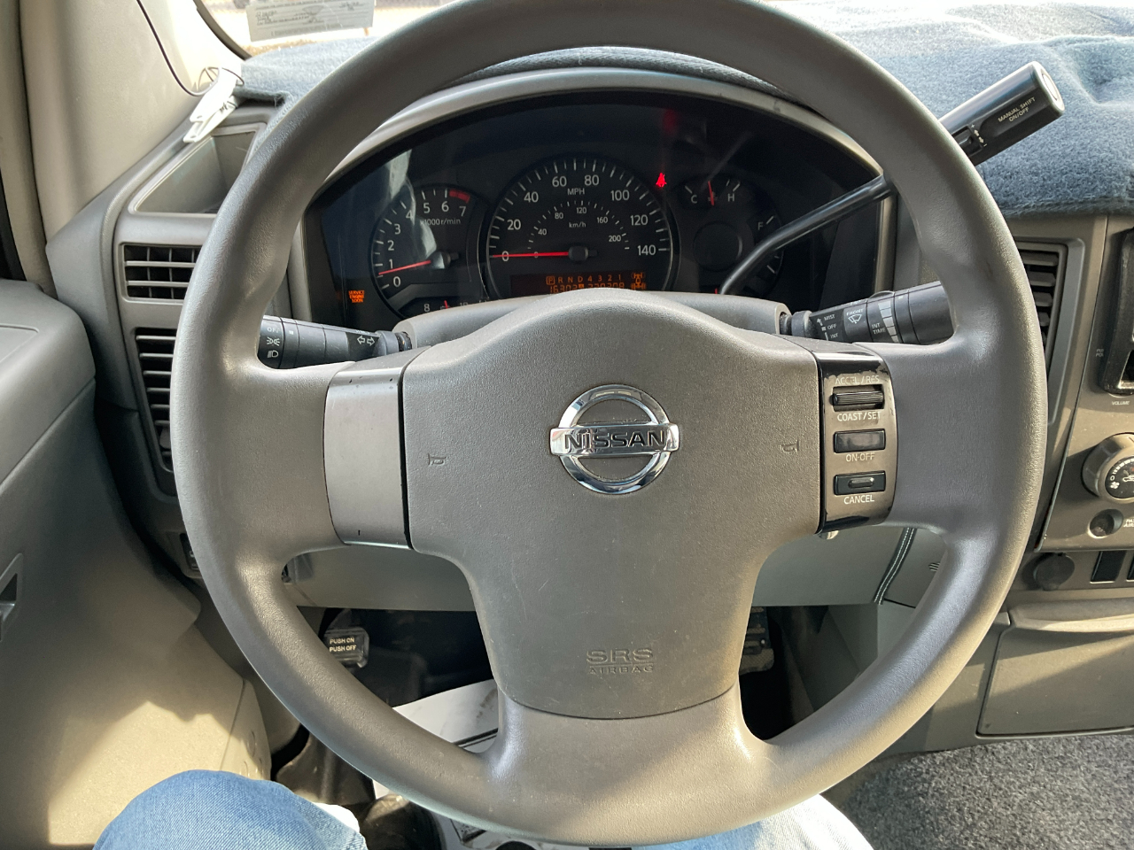 Nissan Titan XE Crew Cab 4WD 2005