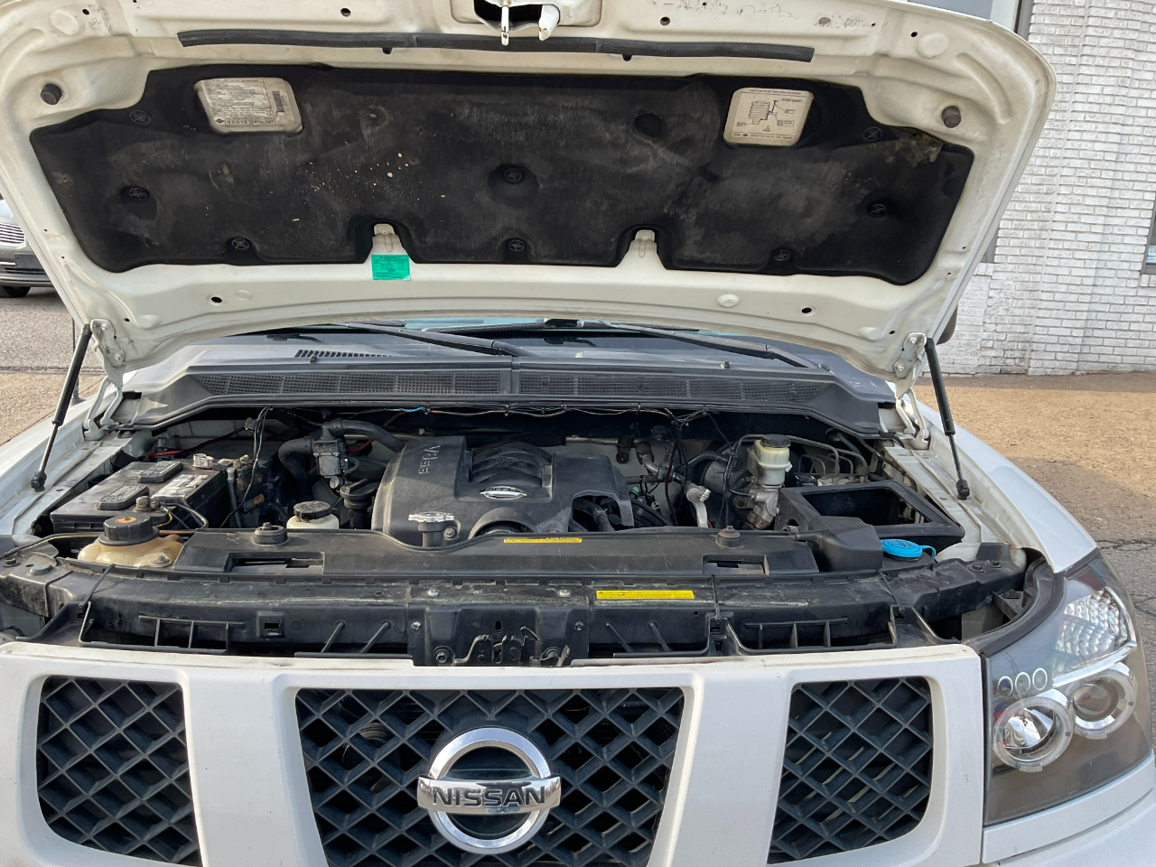 Nissan Titan XE Crew Cab 4WD 2005