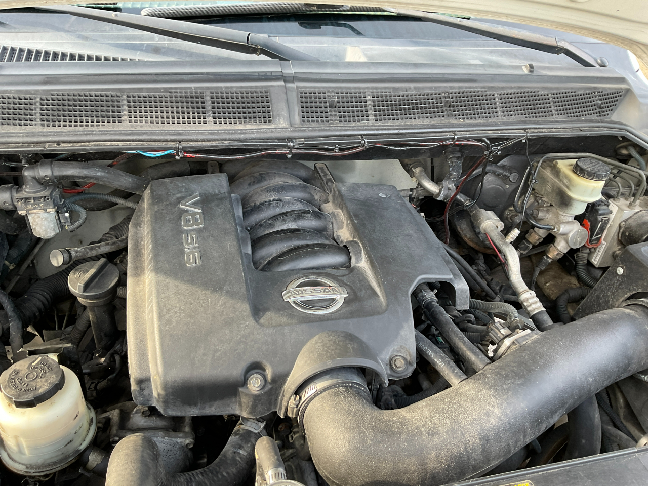 Nissan Titan XE Crew Cab 4WD 2005