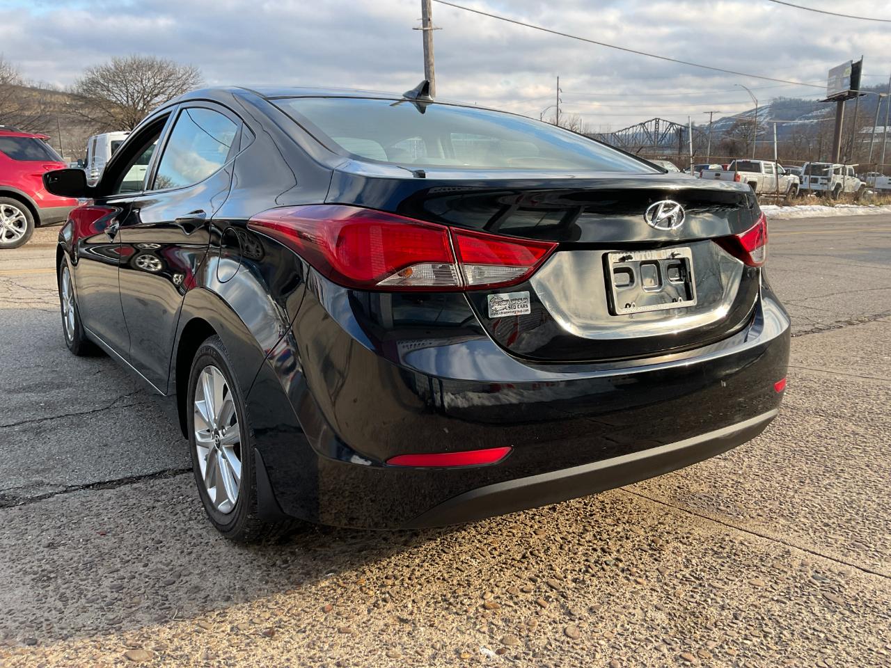 Hyundai Elantra SE 6AT 2015