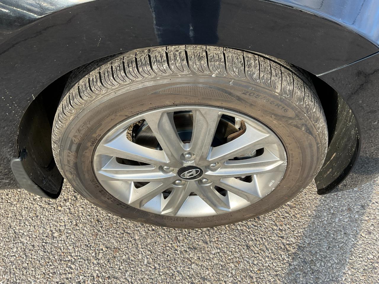 Hyundai Elantra SE 6AT 2015