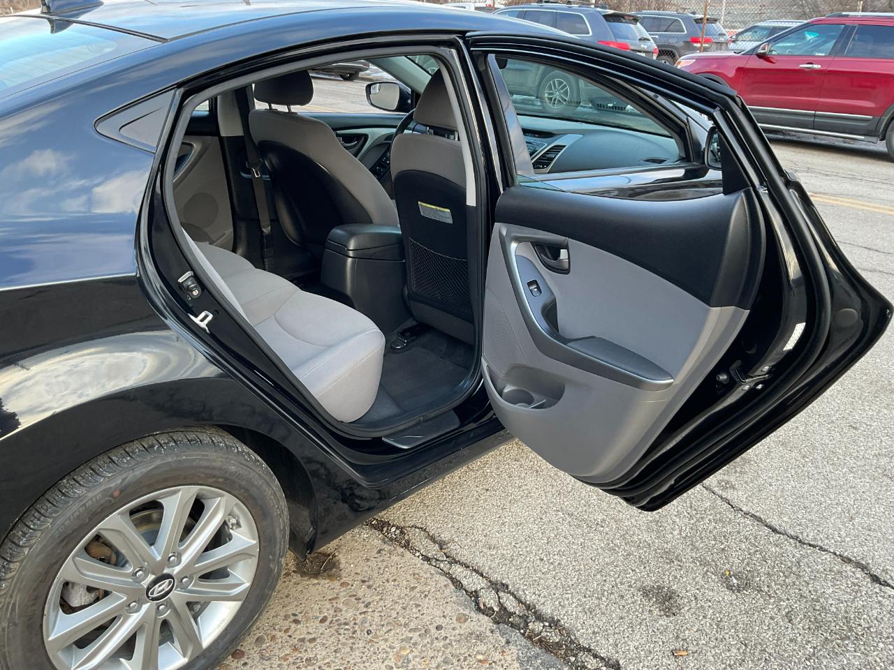 Hyundai Elantra SE 6AT 2015