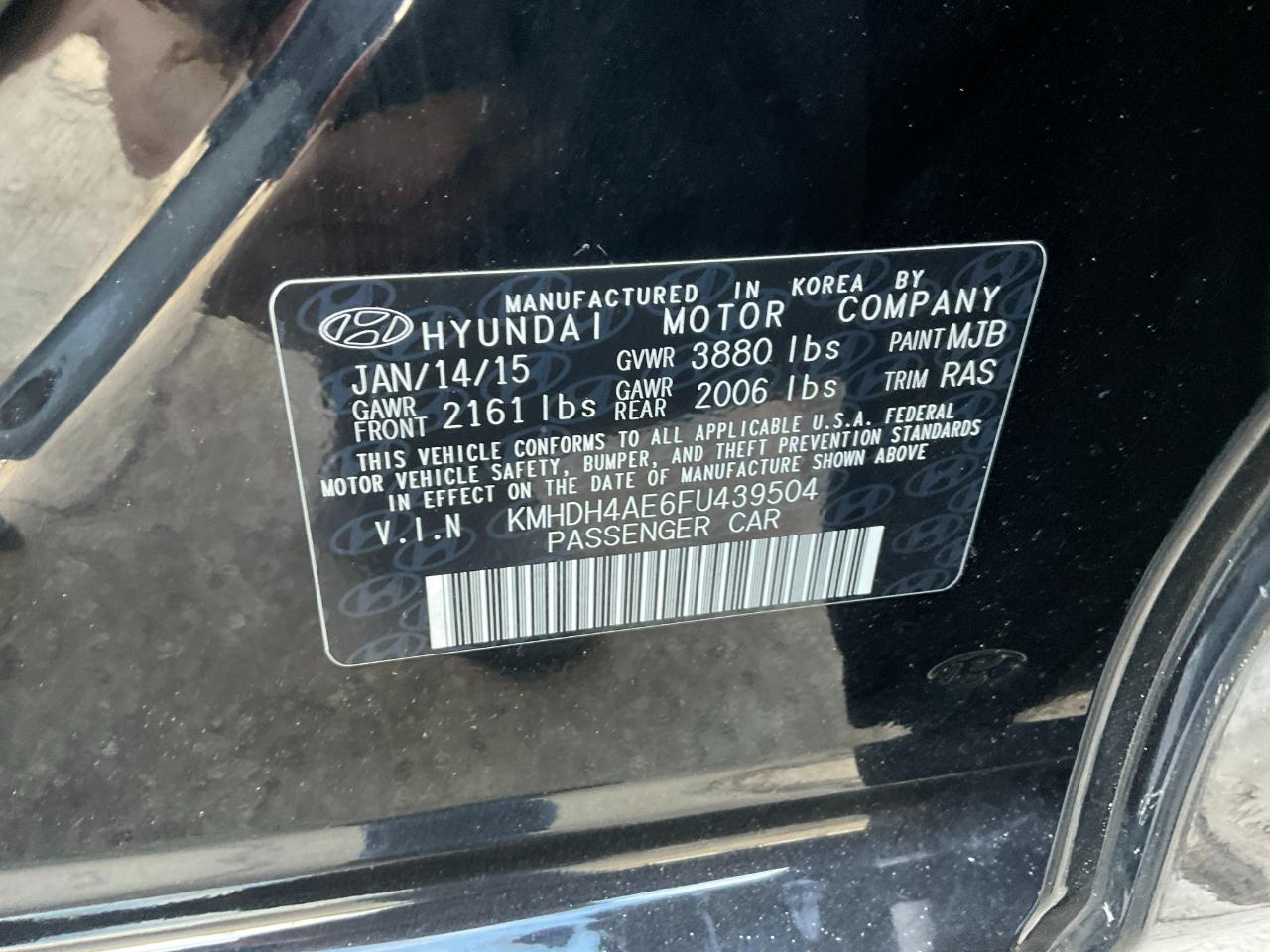 Hyundai Elantra SE 6AT 2015