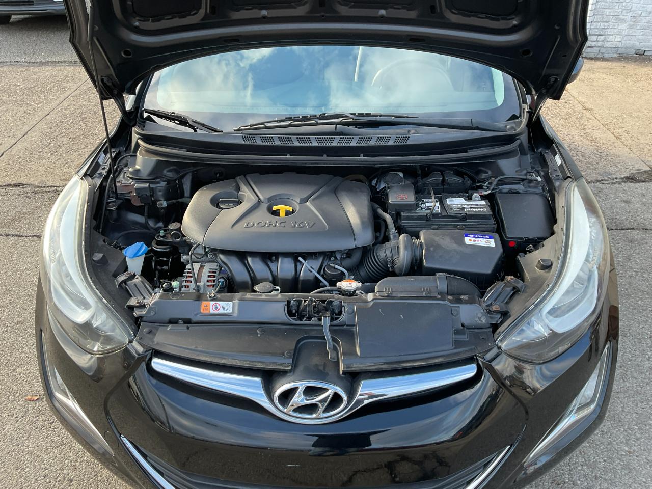 Hyundai Elantra SE 6AT 2015