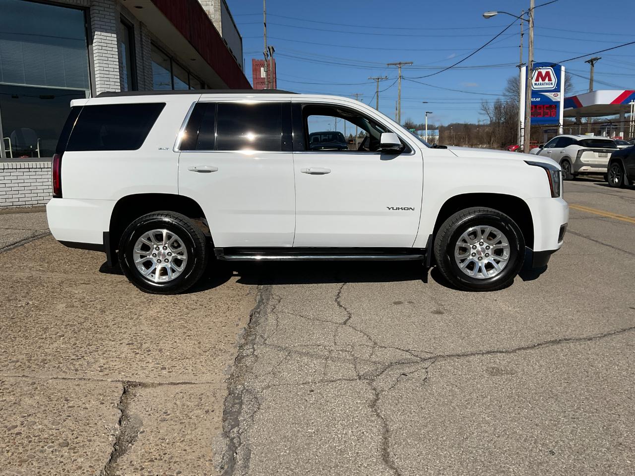 GMC Yukon SLT 4WD 2017