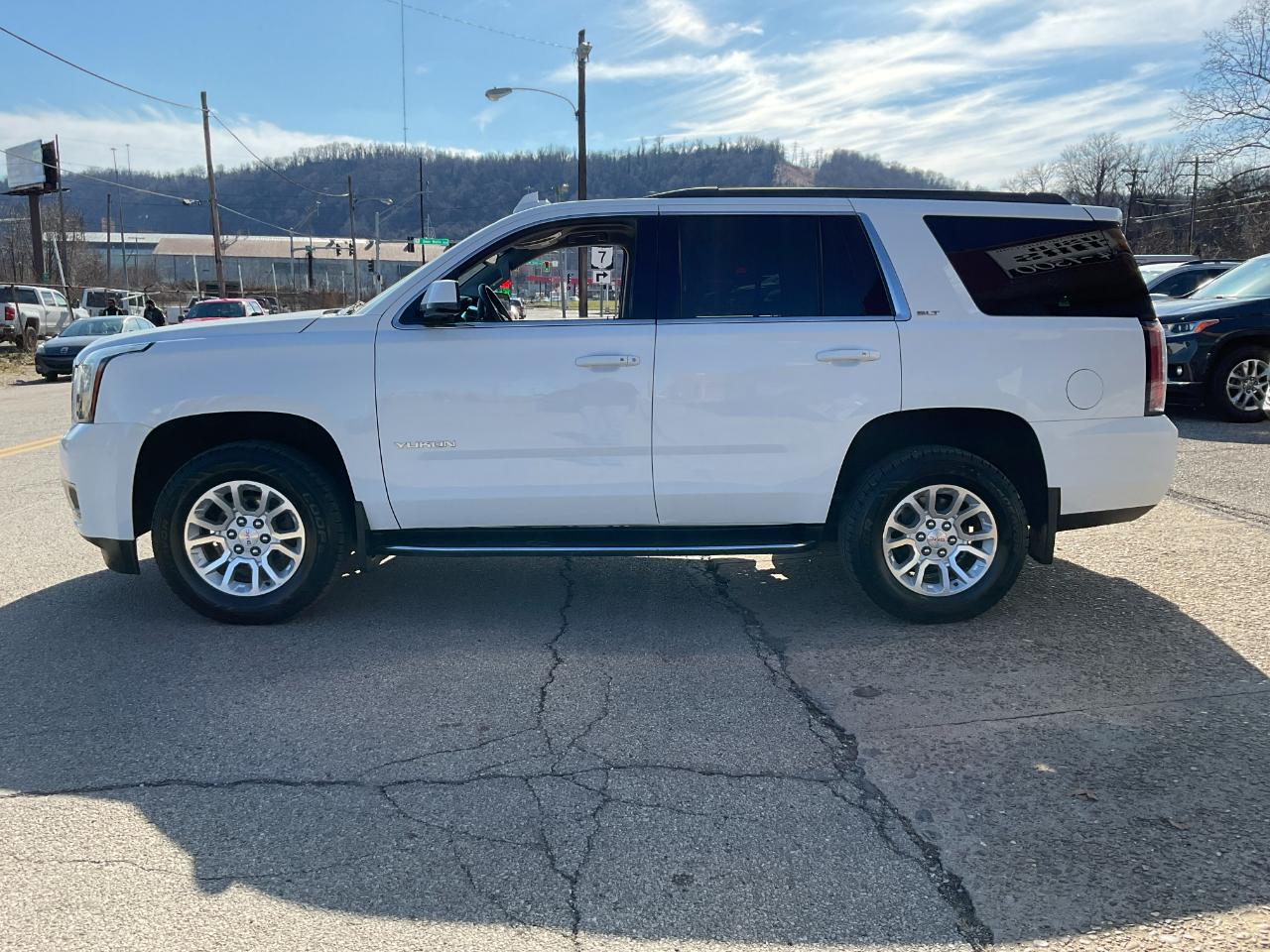 GMC Yukon SLT 4WD 2017