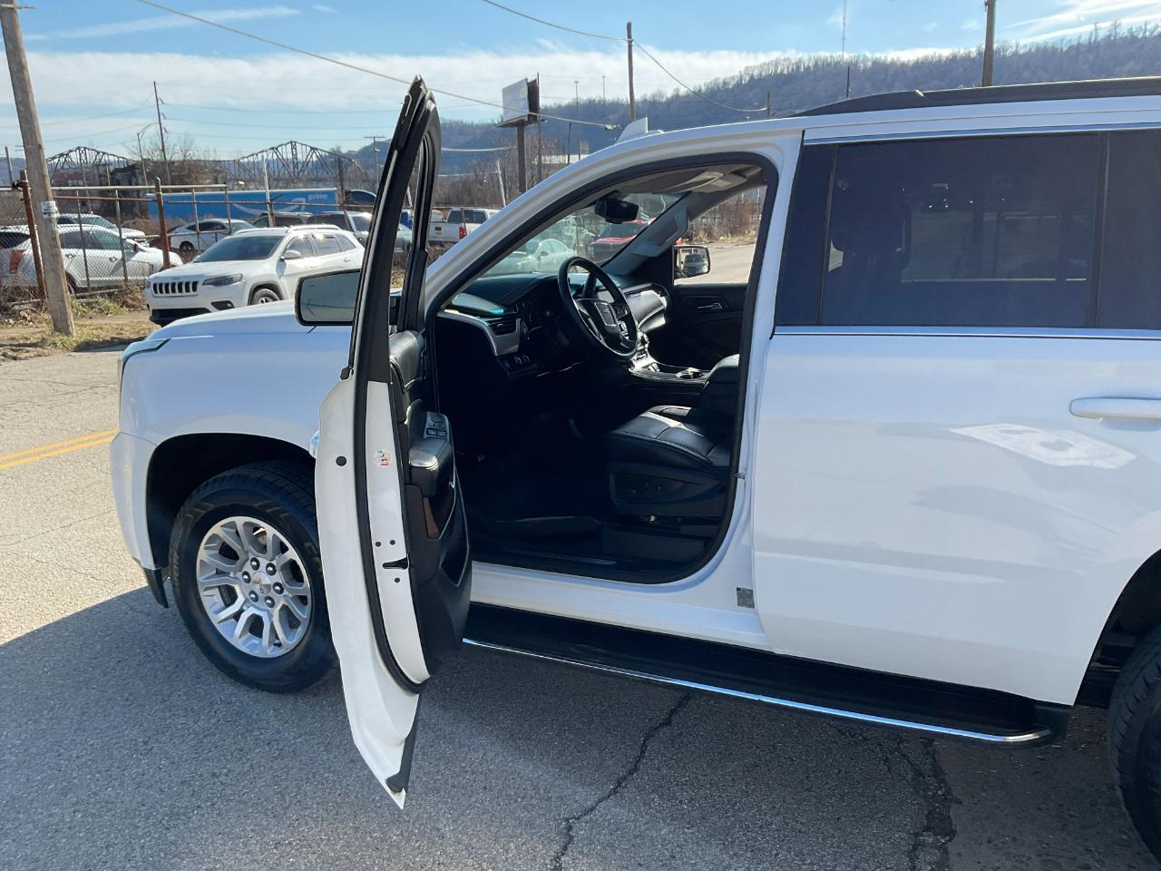 GMC Yukon SLT 4WD 2017