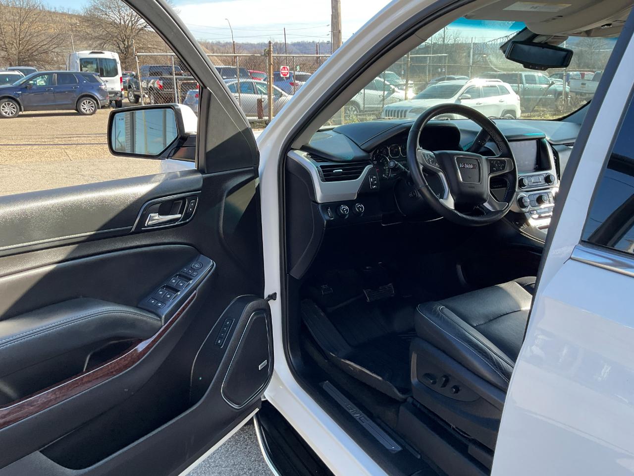 GMC Yukon SLT 4WD 2017