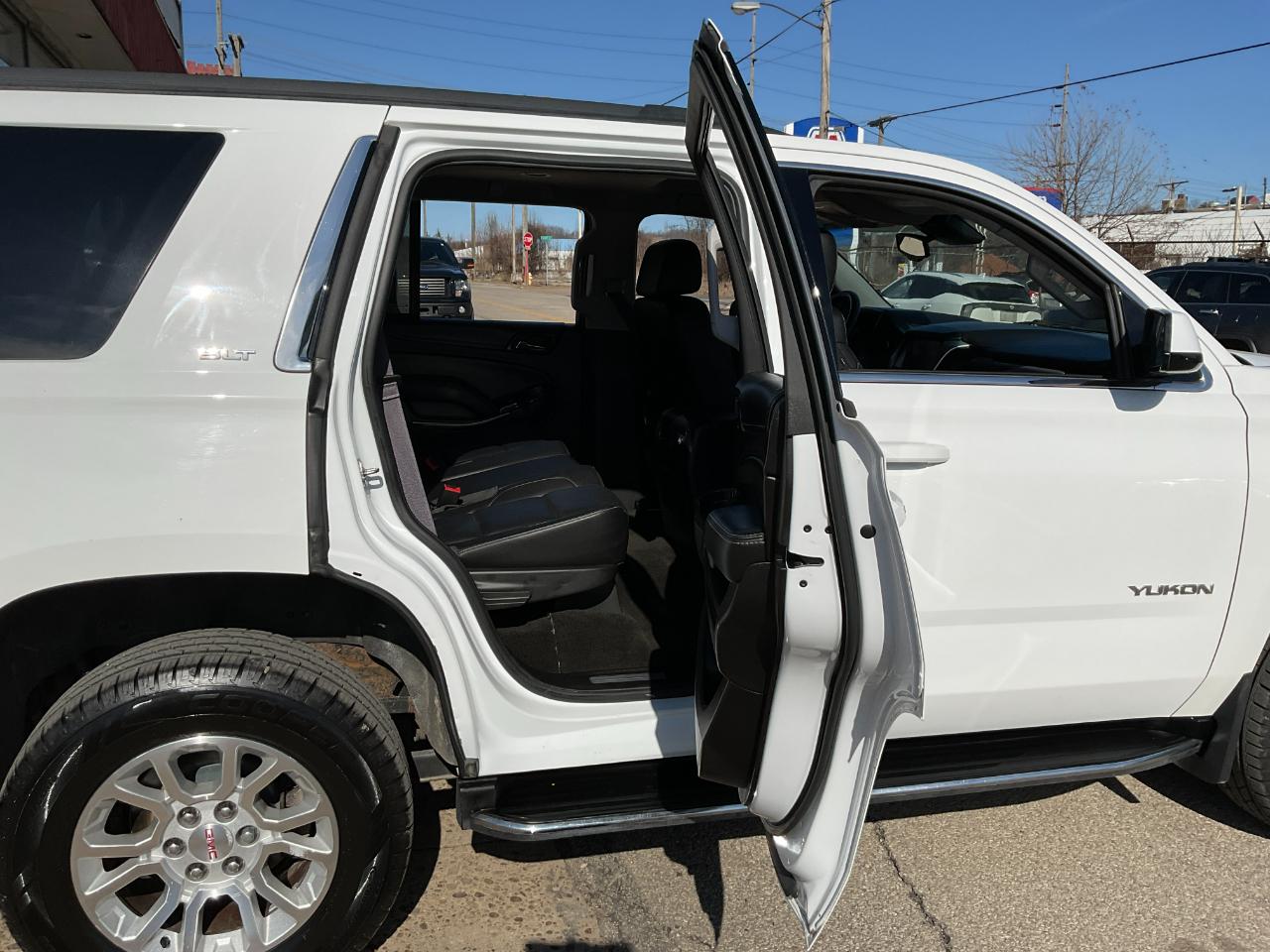 GMC Yukon SLT 4WD 2017