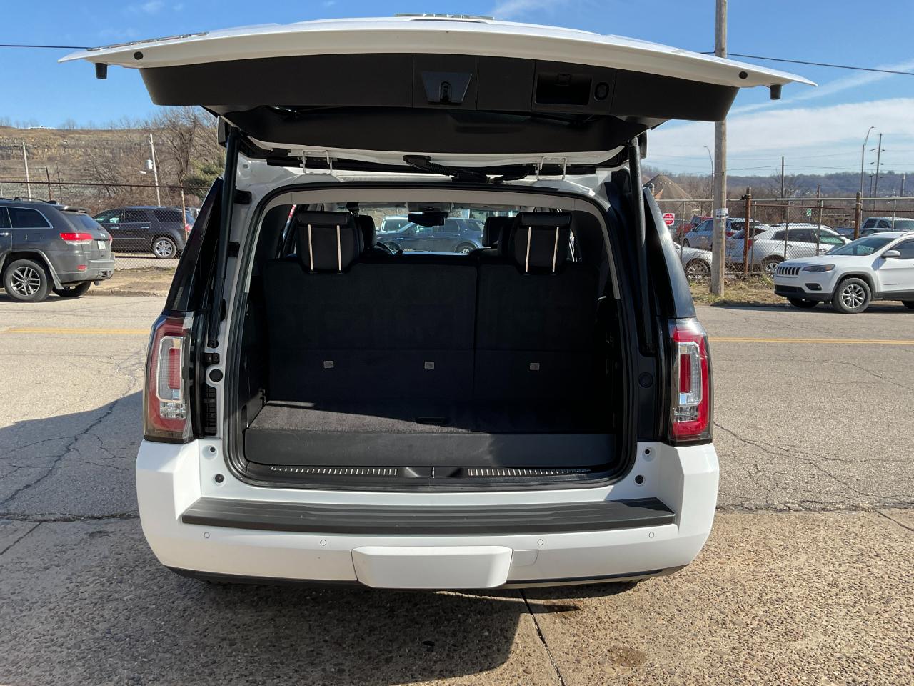 GMC Yukon SLT 4WD 2017