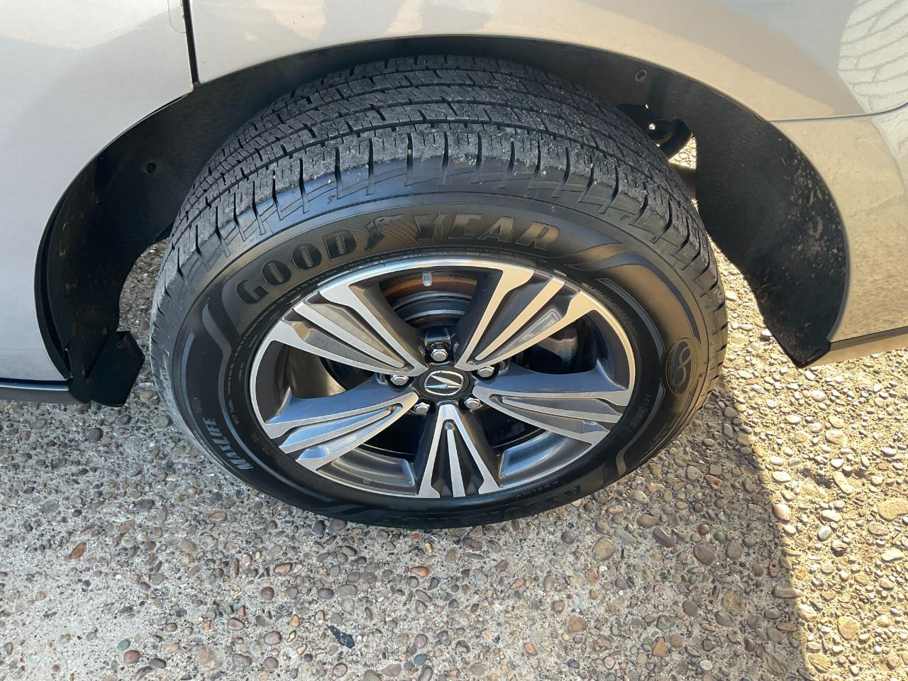 Acura MDX 9-Spd AT 2017