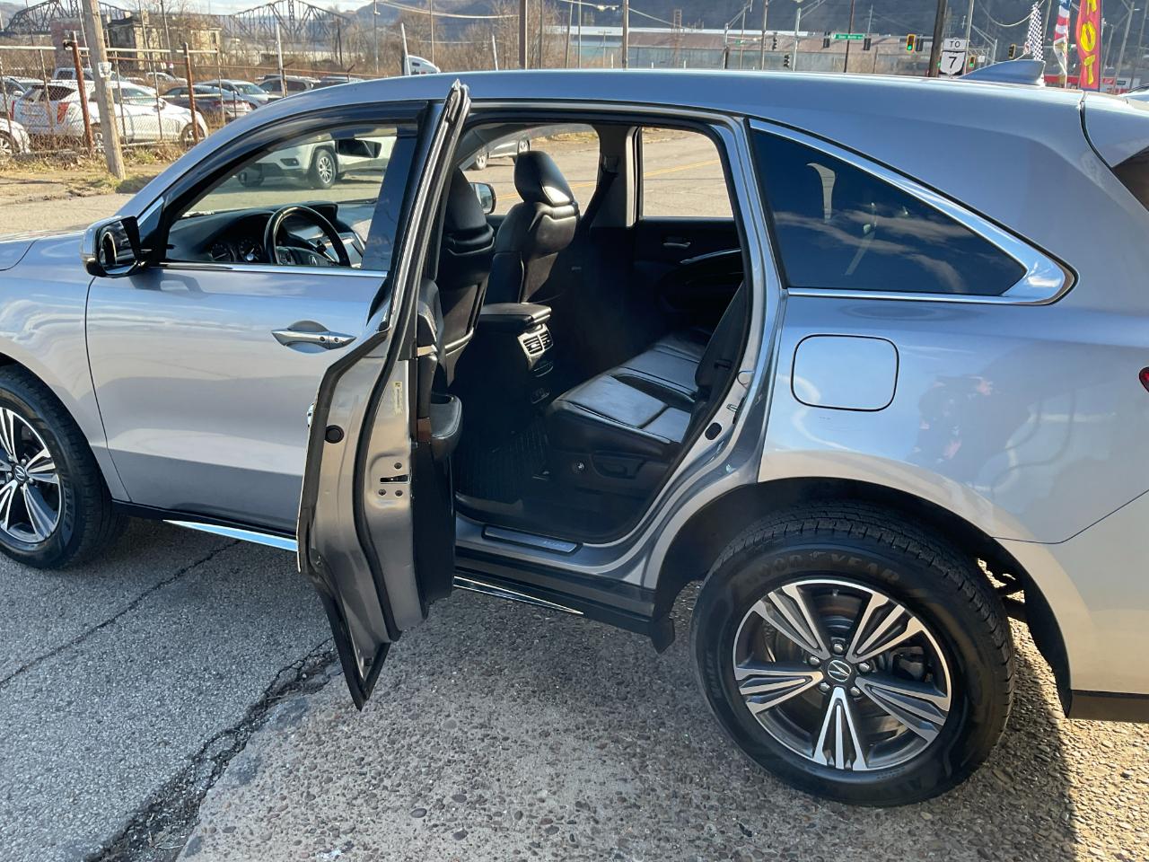 Acura MDX 9-Spd AT 2017