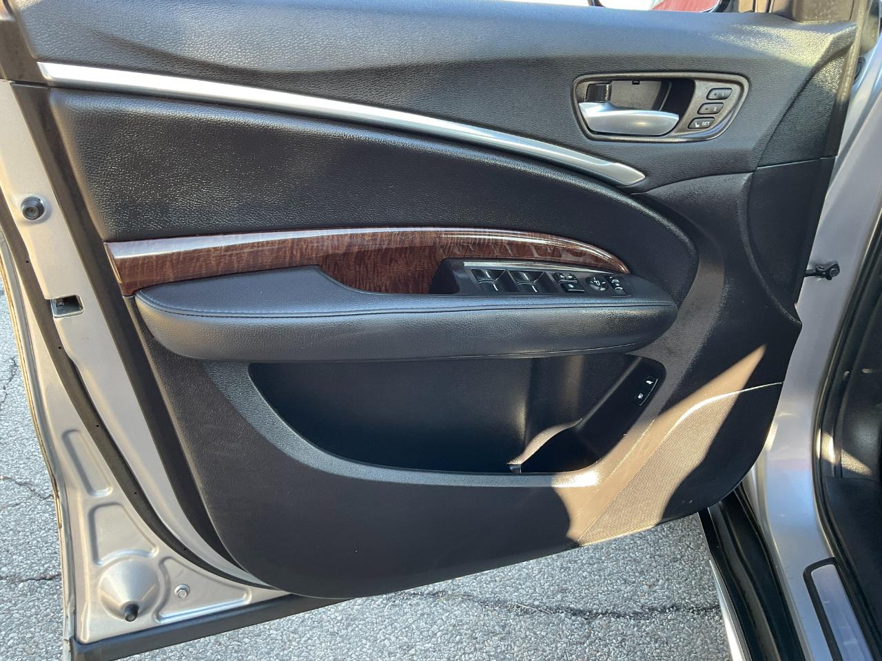 Acura MDX 9-Spd AT 2017