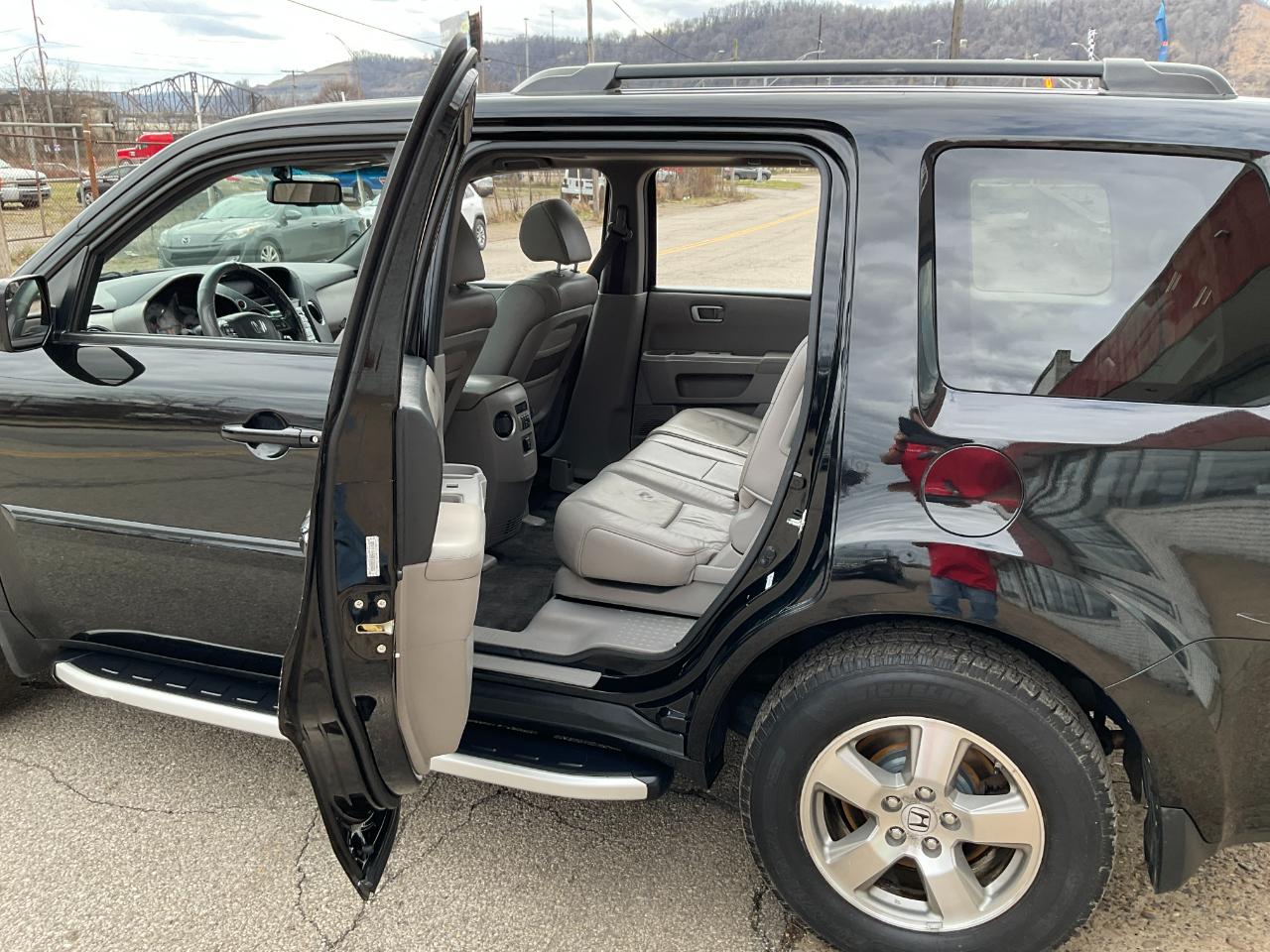 Honda Pilot EX-L 4WD 5-Spd AT 2011