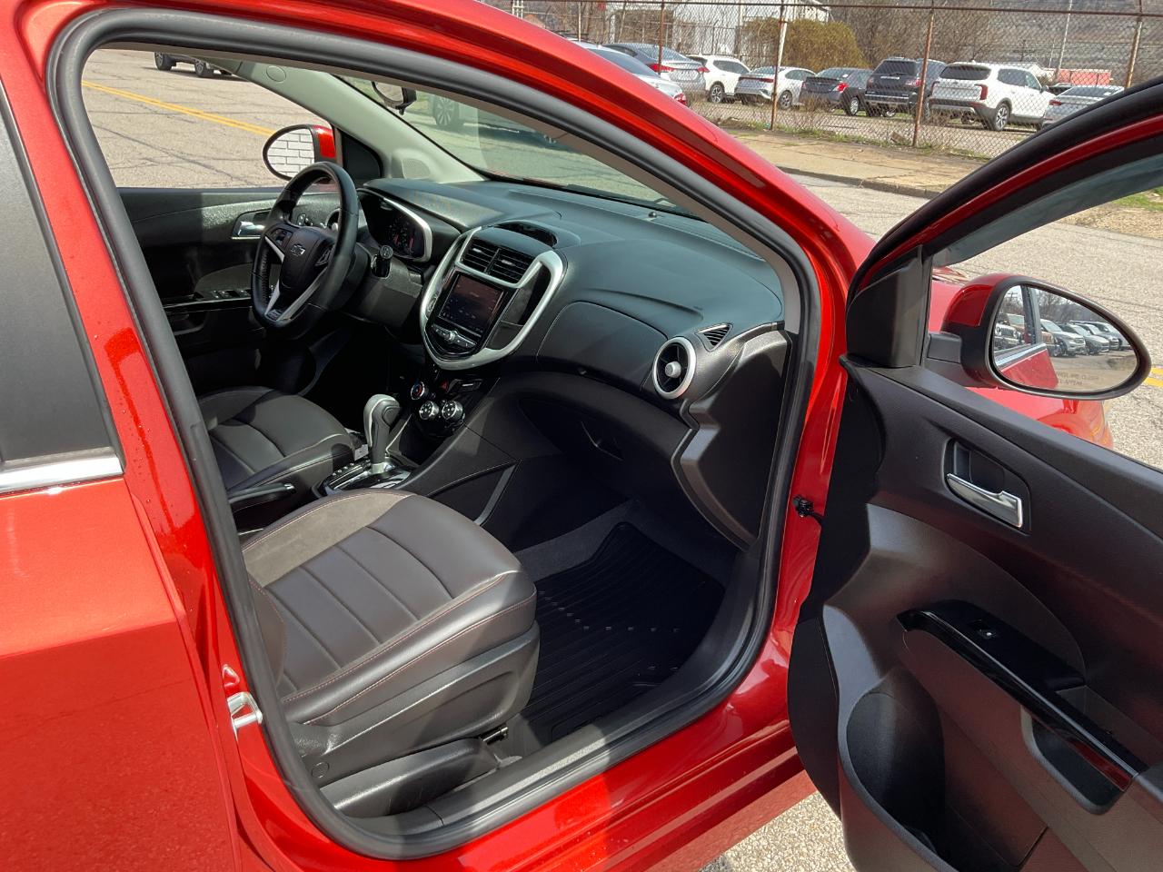 Chevrolet Sonic Premier Auto Hatchback 2020