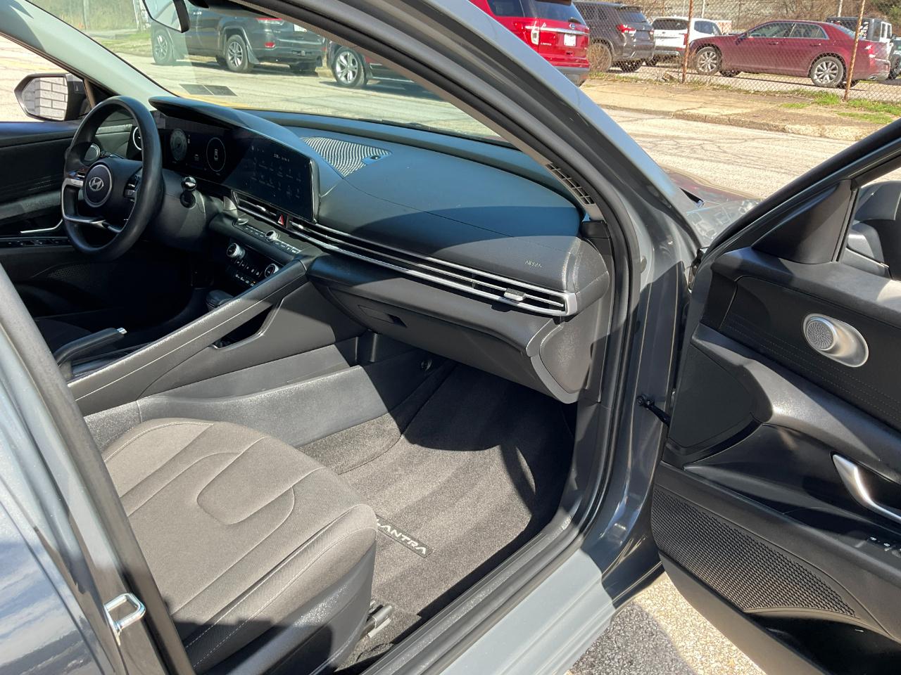 Hyundai Elantra SEL 2024