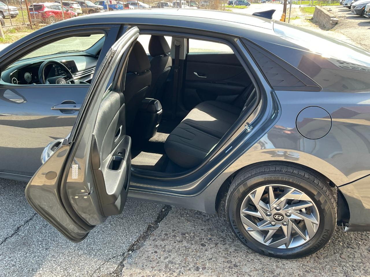 Hyundai Elantra SEL 2024