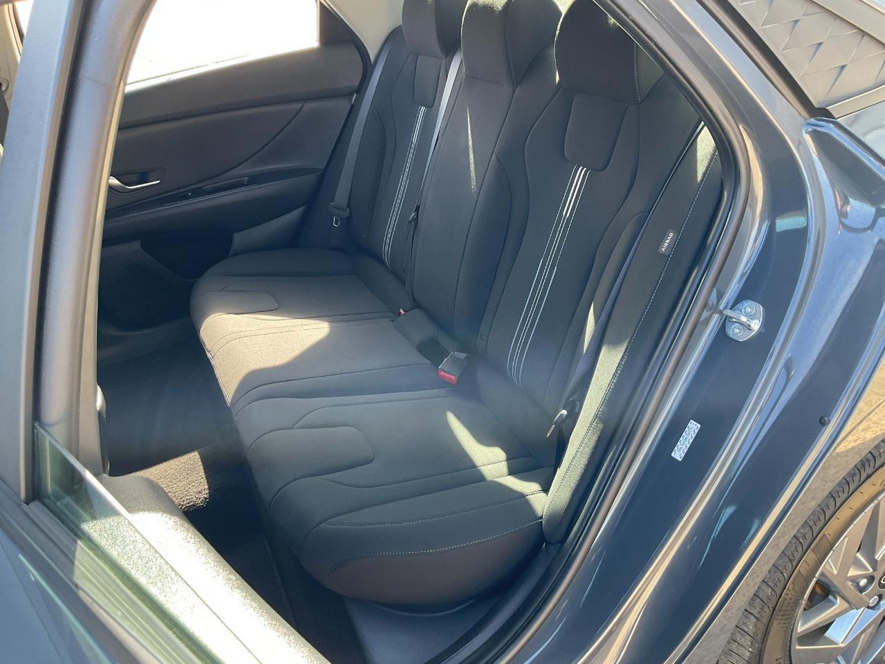 Hyundai Elantra SEL 2024